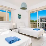 Marina Villa Protarász